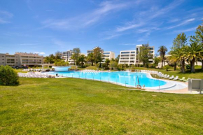 2 Bedroom Apartment with Pool in Vila Marachique, Alvor